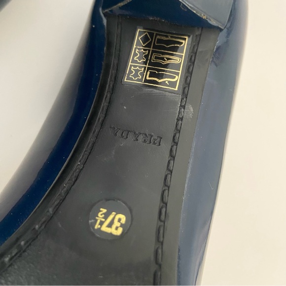 Prada Pointed toe Patent Leather Stiletto Heels Pumps with Bow - Picture 13 of 14